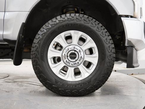 Used 2020 Ford F250 XLT w/ XLT Value Package image 38