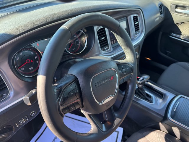 Used 2019 Dodge Charger SXT RWD image 13