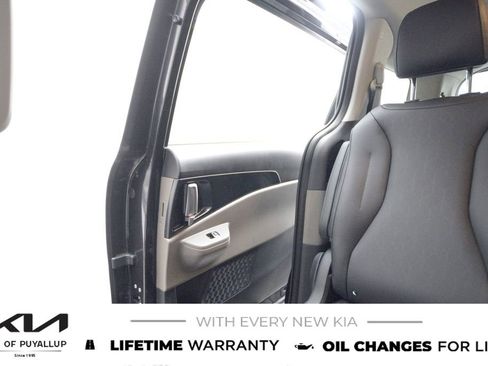 New 2026 Kia Carnival image 13