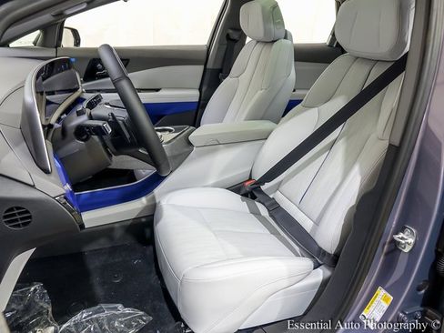 New 2026 Cadillac Optiq Luxury 2 image 8