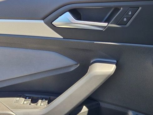 New 2026 Volkswagen Jetta SE FWD image 24