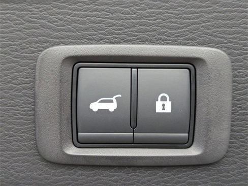 New 2025 Mitsubishi Outlander SE image 13