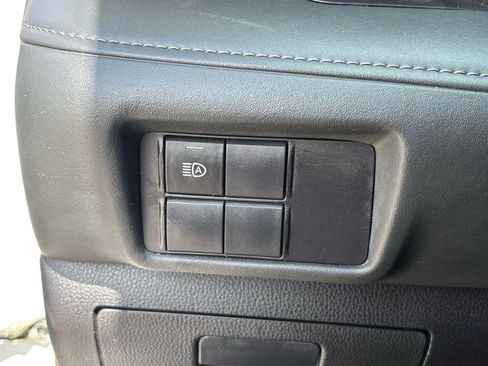 Used 2022 Toyota Highlander L image 26