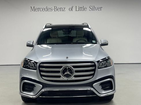 Used 2024 Mercedes-Benz GLS 450 4MATIC image 9