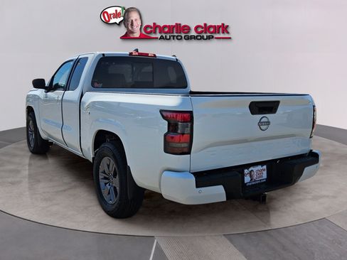 Certified 2025 Nissan Frontier SV w/ SV Convenience Package RWD image 3