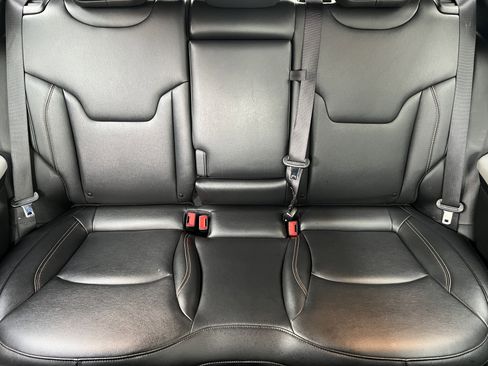 Used 2024 Jeep Compass Limited image 16