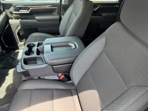 Used 2025 Chevrolet Silverado 2500 LT w/ Convenience Package AWD/4WD image 6