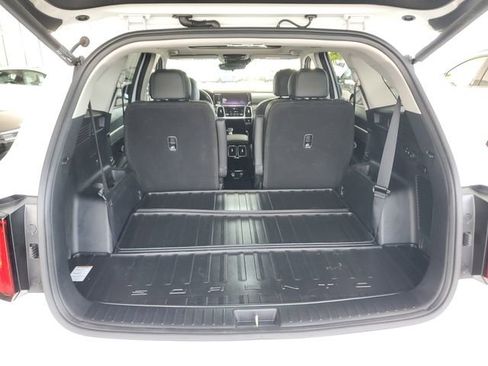 Certified 2022 Kia Sorento SX image 6