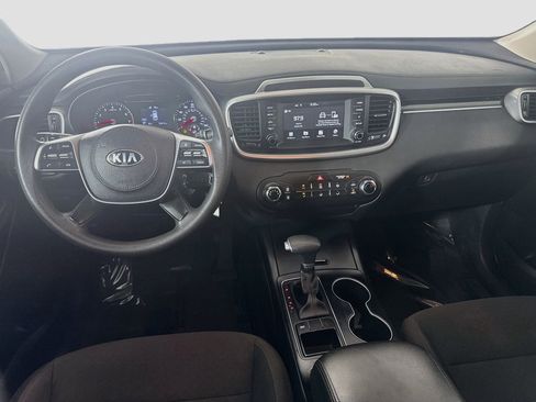 Used 2020 Kia Sorento LX FWD image 17