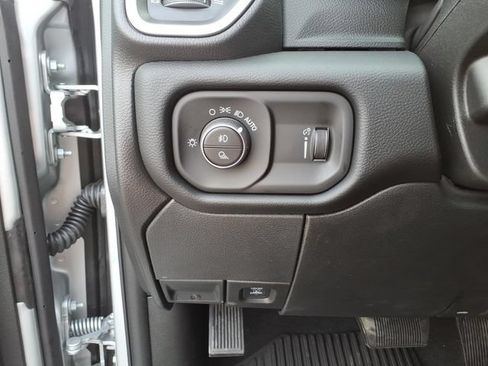 New 2027 RAM 3500 Big Horn AWD/4WD image 16