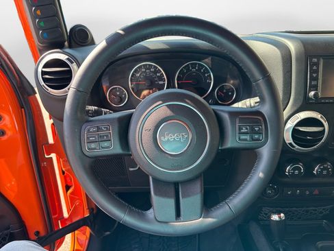 Used 2013 Jeep Wrangler Unlimited Sahara w/ Connectivity Group AWD/4WD image 10
