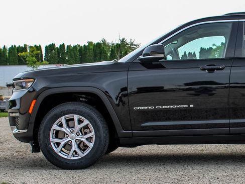 Used 2022 Jeep Grand Cherokee L Limited AWD/4WD image 46
