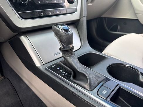 Used 2015 Hyundai Sonata SE FWD image 20