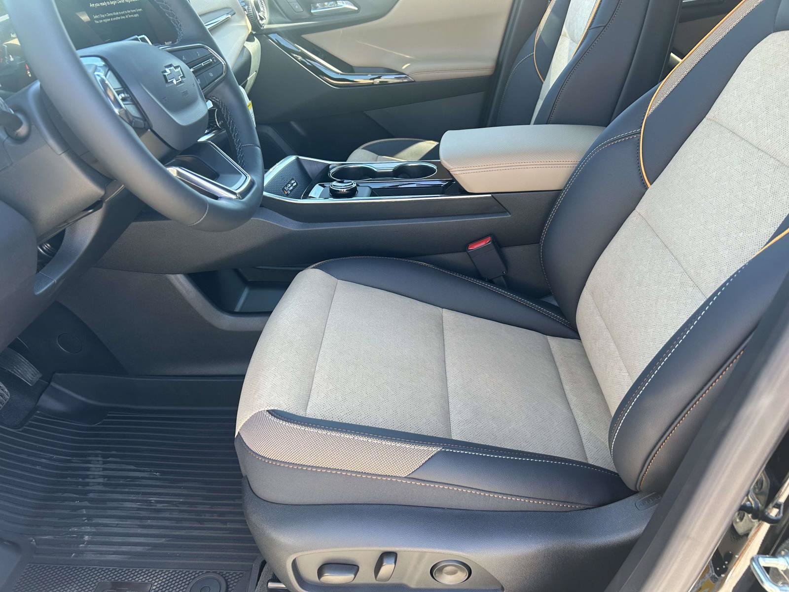 New 2027 Chevrolet Equinox ACTIV w/ Safety and Technology Package AWD/4WD image 16