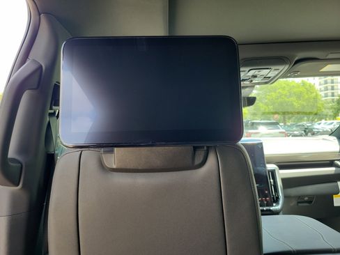New 2026 GMC Yukon XL Elevation w/ Elevation Premium Package AWD/4WD image 6