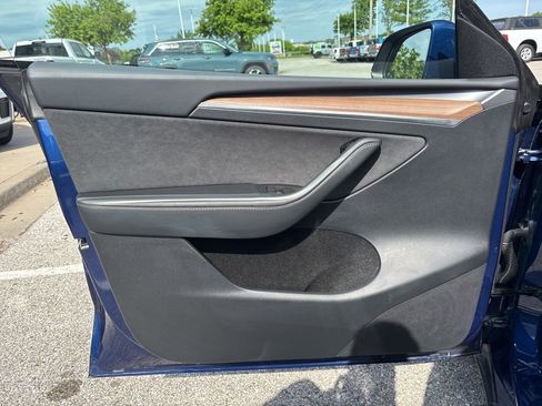 Used 2024 Tesla Model Y Long Range RWD image 56