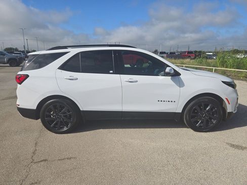 Used 2024 Chevrolet Equinox RS FWD image 2