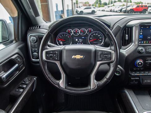 Used 2020 Chevrolet Silverado 1500 LTZ w/ LTZ Premium Package AWD/4WD image 19