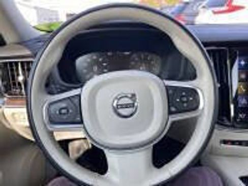 Used 2022 Volvo S60 B5 Inscription image 14