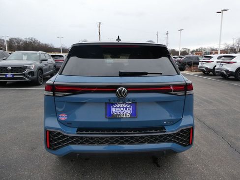 New 2026 Volkswagen Tiguan SE R-Line AWD/4WD image 14