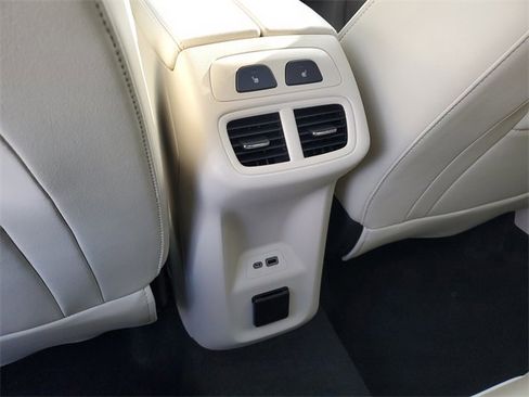 Certified 2023 Buick Envision Avenir image 32