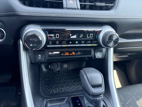 Used 2023 Toyota RAV4 XLE w/ Convenience Package FWD image 10