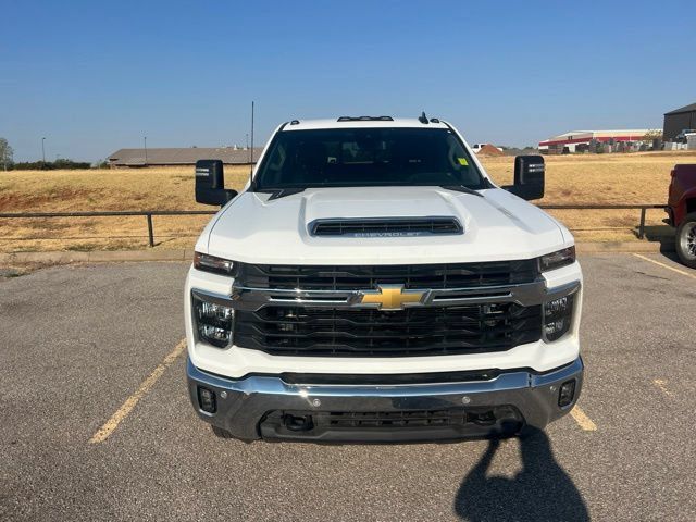 Used 2026 Chevrolet Silverado 3500 LT w/ Safety Package AWD/4WD image 2