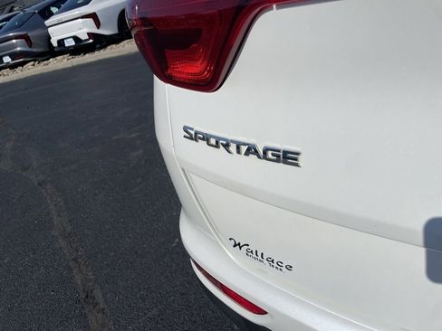 Used 2017 Kia Sportage EX AWD/4WD image 7