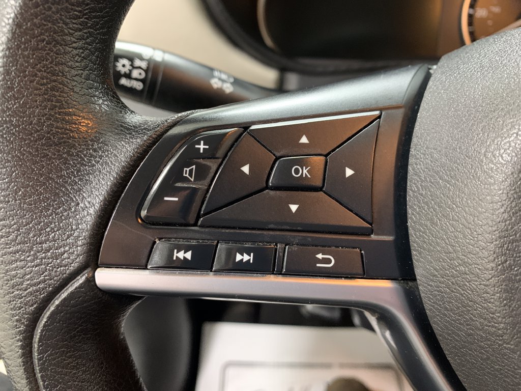 Used 2020 Nissan Versa SV FWD image 21