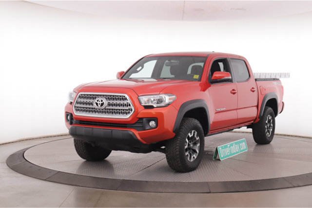 Used 2017 Toyota Tacoma TRD Off-Road w/ Premium & Technology Package AWD/4WD image 10