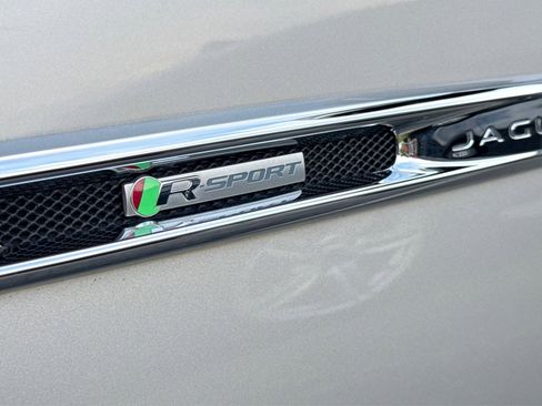 Used 2016 Jaguar XJ R-Sport RWD image 27