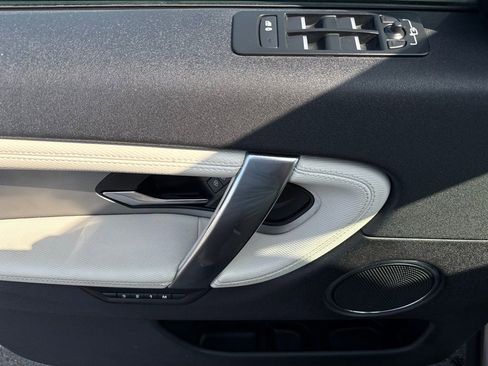 Used 2022 Land Rover Discovery Sport SE R-Dynamic image 20