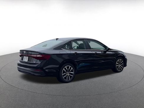 Used 2025 Volkswagen Jetta SE image 14