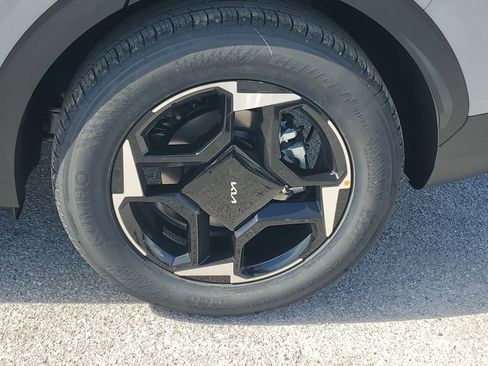 New 2026 Kia Sportage EX image 7