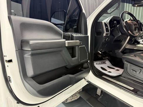 Used 2022 Ford F250 Platinum w/ FX4 Off-Road Package AWD/4WD image 17