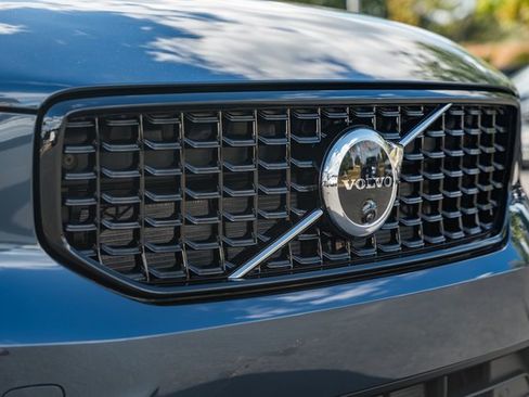 New 2026 Volvo XC40 B5 Ultra w/ Protection Package Premier image 11