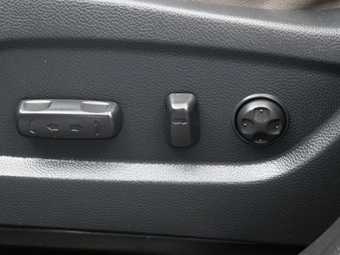 Used 2017 Hyundai Santa Fe Limited image 9