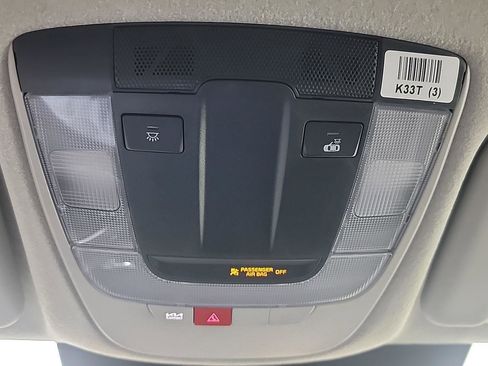 Used 2025 Kia Niro EX image 31