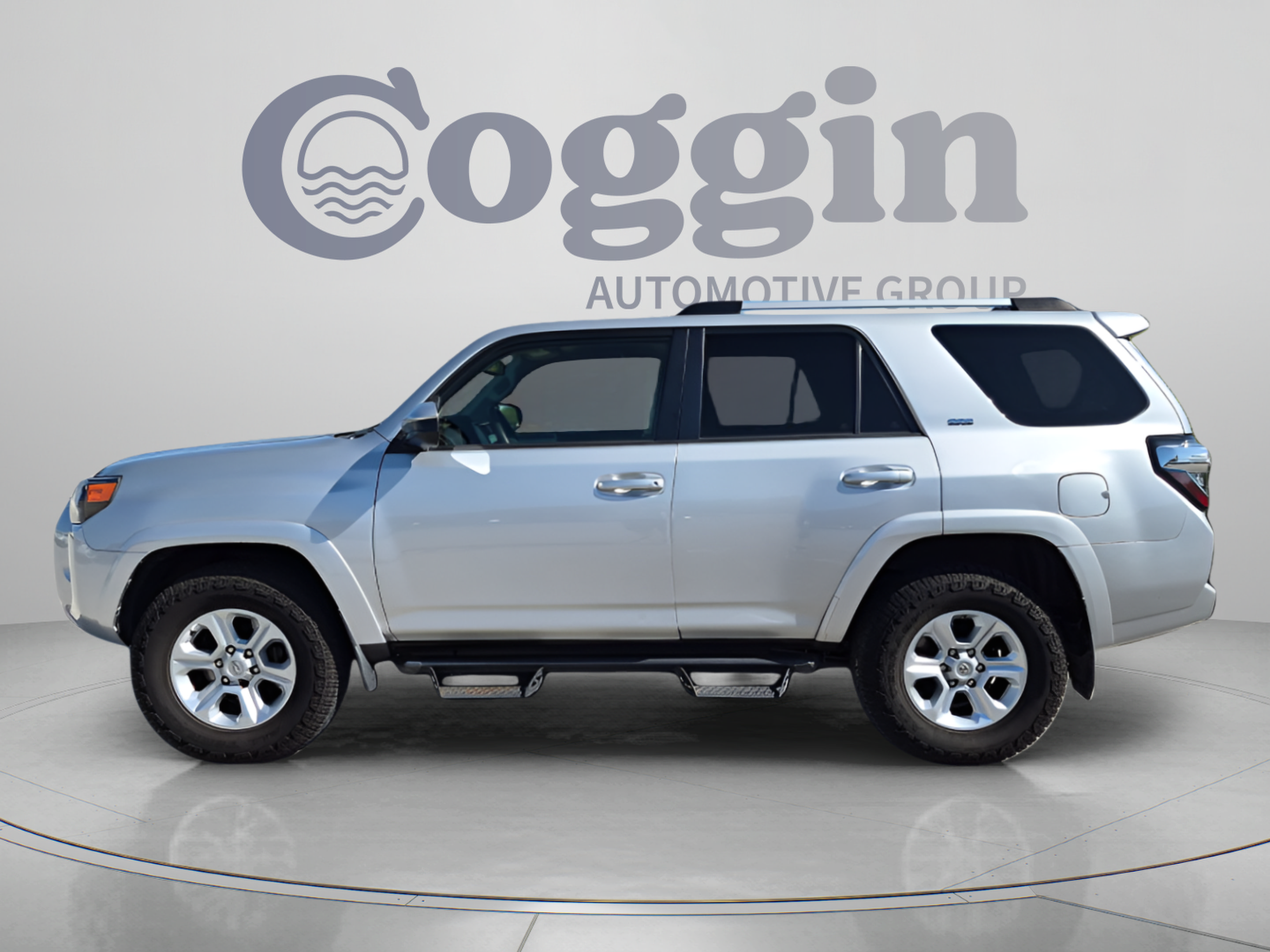 Used 2021 Toyota 4Runner SR5 AWD/4WD image 3