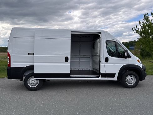 New 2026 RAM ProMaster 2500 w/ Advanced Safety Group FWD image 15