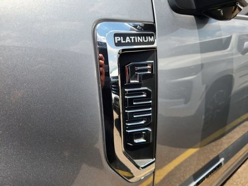 Used 2022 Ford F250 Platinum w/ FX4 Off-Road Package AWD/4WD image 6