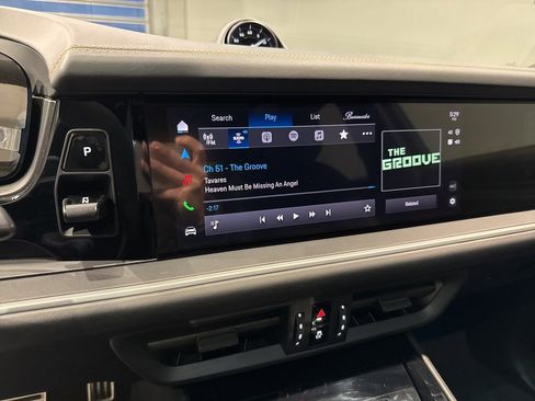 Used 2025 Porsche Cayenne GTS image 20