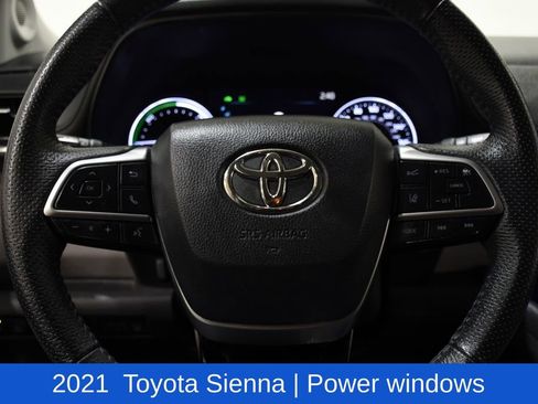 Used 2021 Toyota Sienna Limited image 10
