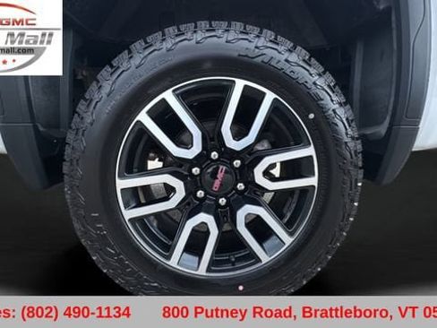 Used 2023 GMC Sierra 1500 AT4 w/ AT4 Premium Package AWD/4WD image 42