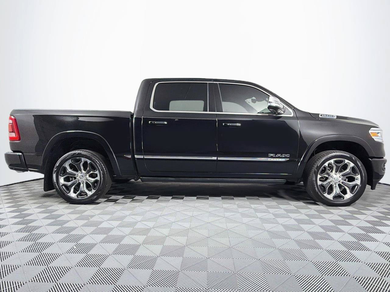 Used 2022 RAM 1500 Limited AWD/4WD image 27