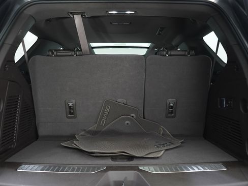 Used 2023 GMC Yukon Denali AWD/4WD image 9