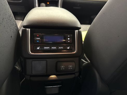 Used 2022 Subaru Ascent Limited image 20