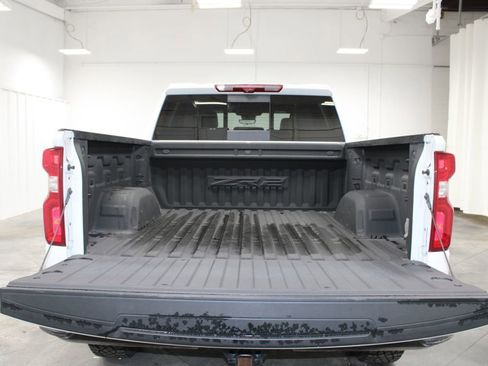 Used 2024 Chevrolet Silverado 1500 ZR2 w/ Technology Package image 16