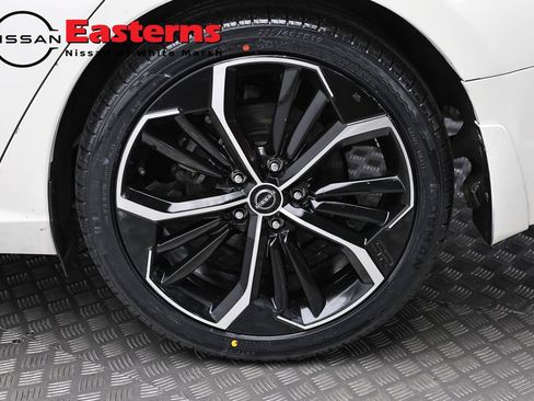 Used 2025 Nissan Altima 2.0 SR FWD image 8