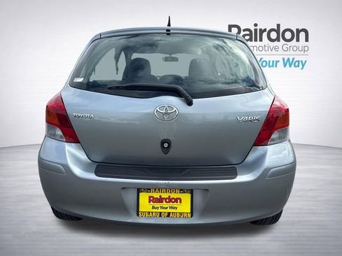 Used 2010 Toyota Yaris 4-Door Hatchback FWD image 6